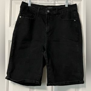 Judy Blue Size 1XL Black Bermuda Shorts! Worn once or twice .. maybe!